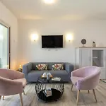 Victoria By Interhome * Budoni