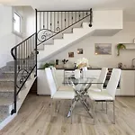 Victoria By Interhome *