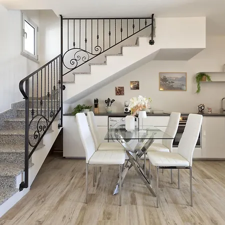 Victoria By Interhome *