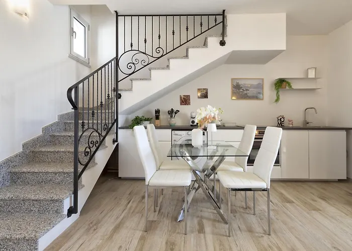 Victoria By Interhome *